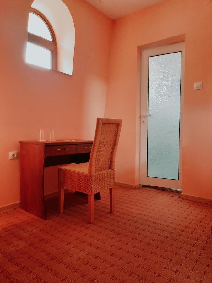 Family Art Hotel Gallery Plewen Zewnętrze zdjęcie
