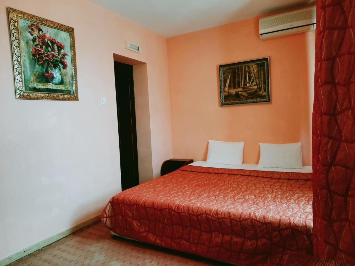 Family Art Hotel Gallery Plewen Zewnętrze zdjęcie