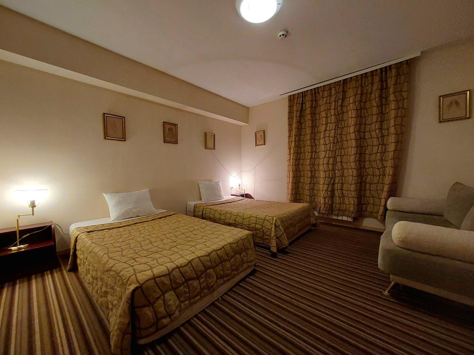 Family Art Hotel Gallery Plewen Zewnętrze zdjęcie